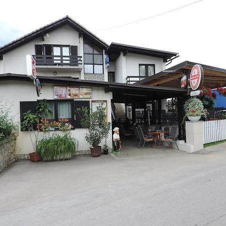 Bed And Breakfast Victoria Ogulin Exteriör bild