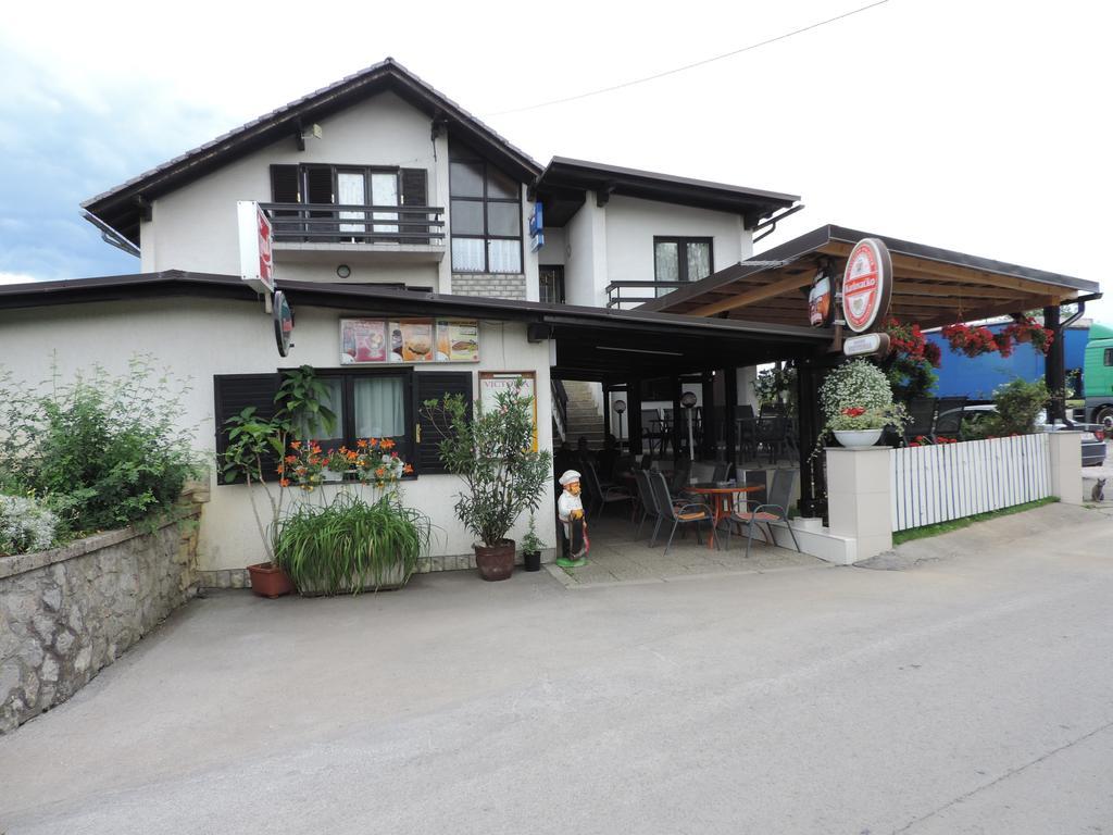 Bed And Breakfast Victoria Ogulin Exteriör bild