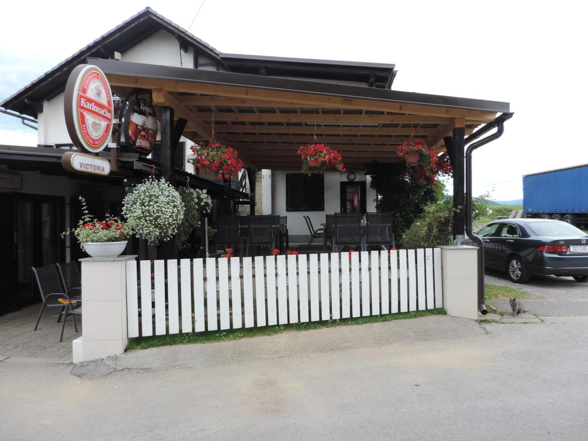 Bed And Breakfast Victoria Ogulin Exteriör bild