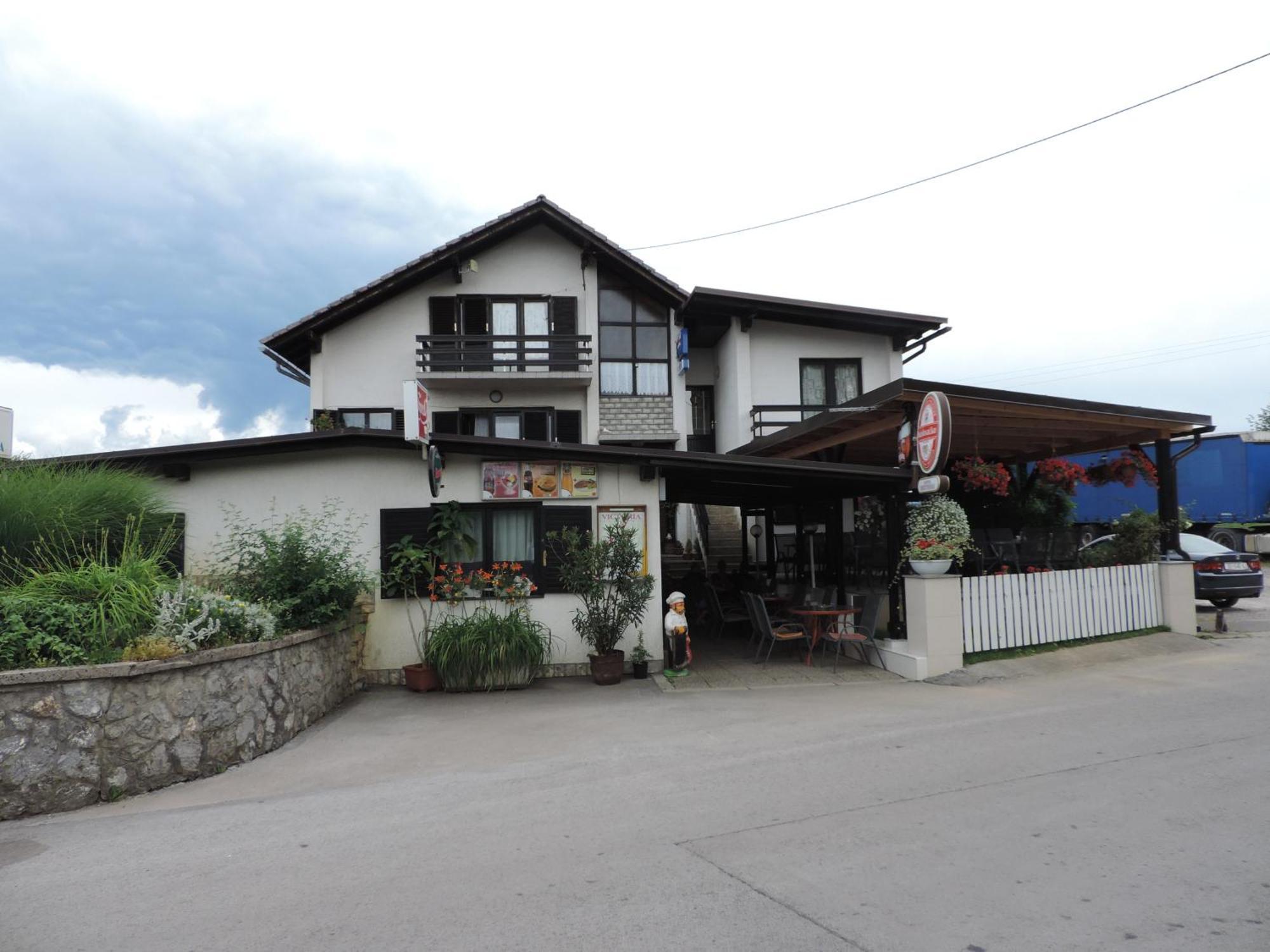 Bed And Breakfast Victoria Ogulin Exteriör bild