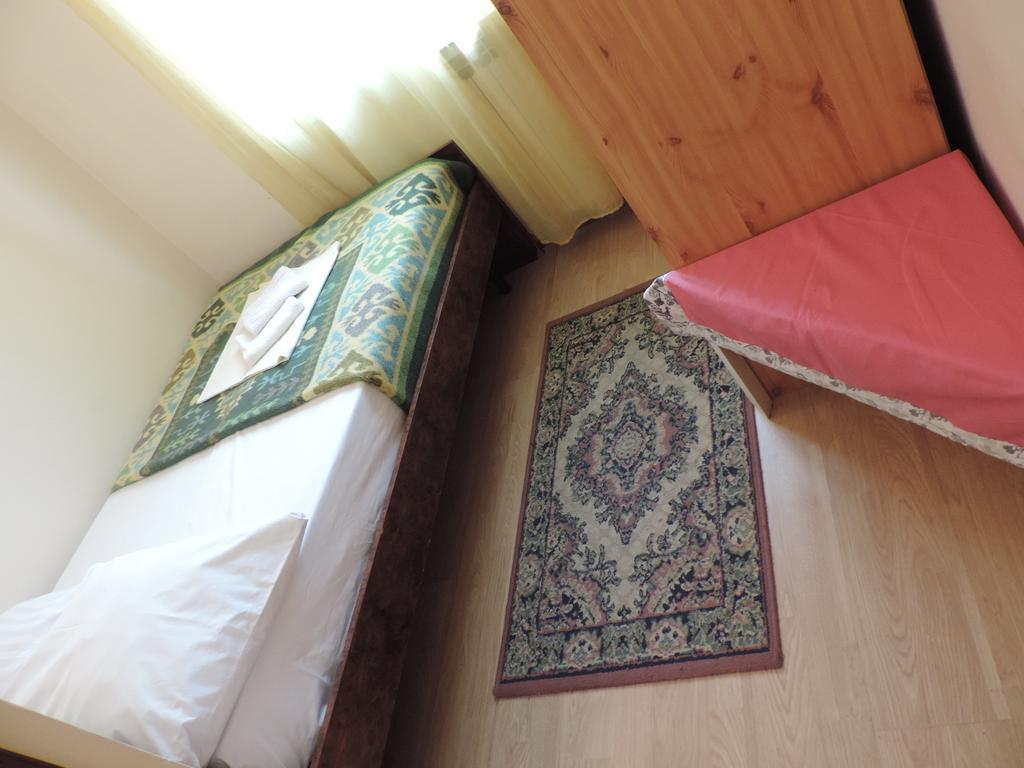 Bed And Breakfast Victoria Ogulin Rum bild