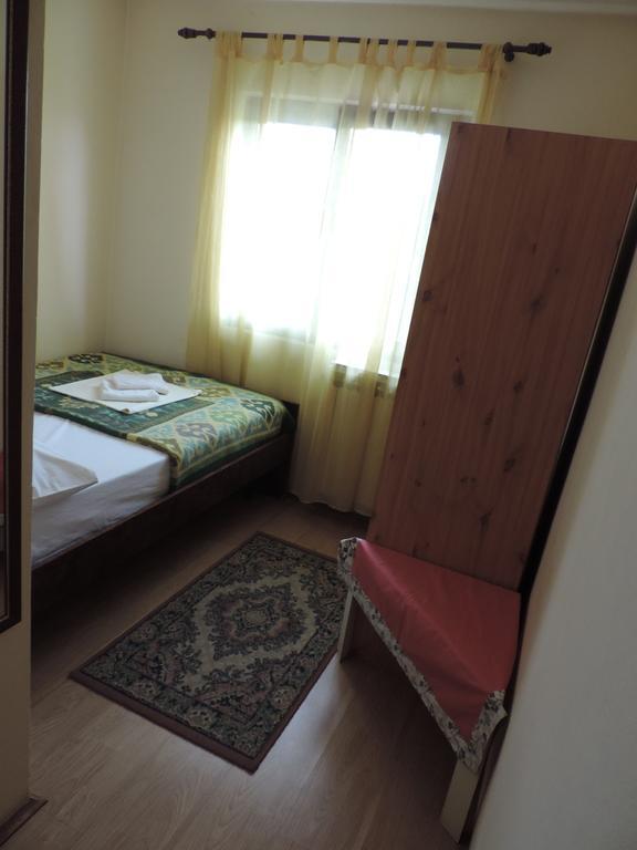 Bed And Breakfast Victoria Ogulin Rum bild