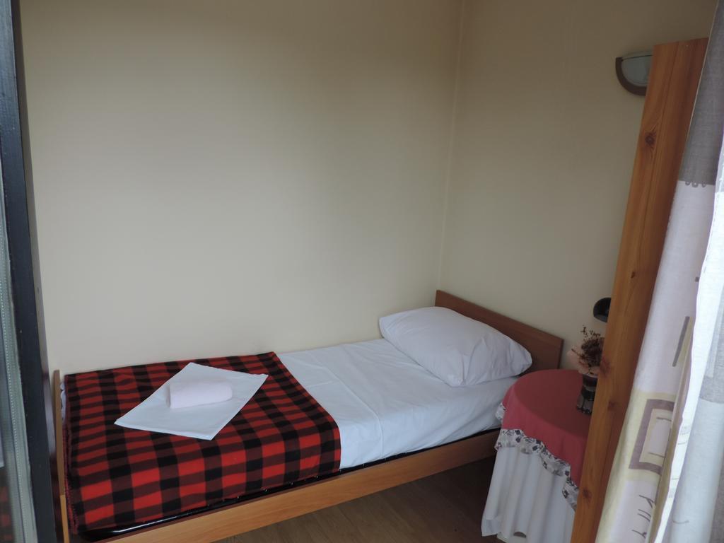 Bed And Breakfast Victoria Ogulin Rum bild